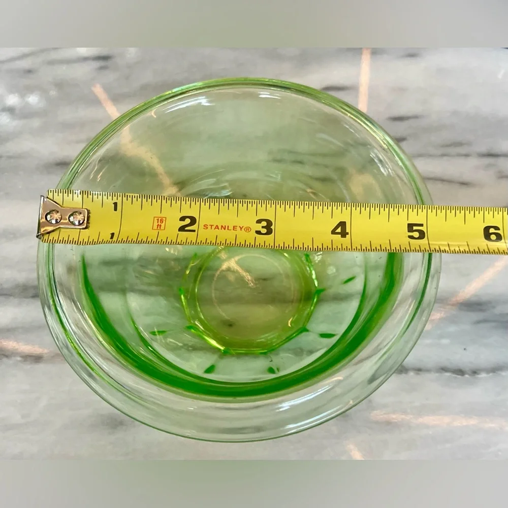 Vintage Hazel-Atlas “Rest Well” Small Mixing Bowl, Uranium Glass, c. 1930-50s - Picture 3 of 3